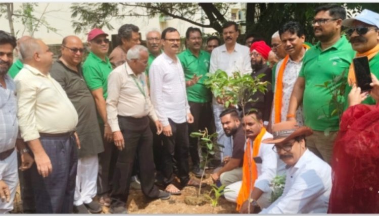 विधायक मोतीलाल साहू की उपस्थिति में ग्रीन आर्मी और नगर निगम ने बनाया ‘डेंस फॉरेस्ट'