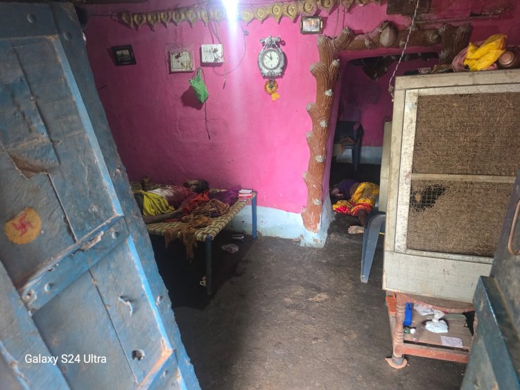 अभनपुर में बुजुर्ग दंपति की घर में गला रेतकर निर्मम हत्या