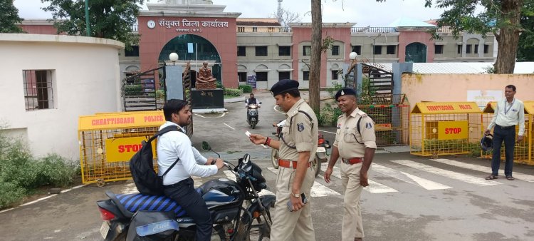 यातायात नियमों का उल्लंघन करने वाले शासकीय कर्मचारियों पर पुलिस ने किया दुगनी चालानी कार्रवाई