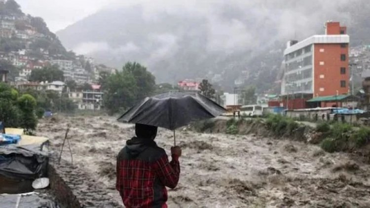 उत्तराखंड में रेड अलर्ट जारी, 9 जिलों में स्कूल-कॉलेज बंद