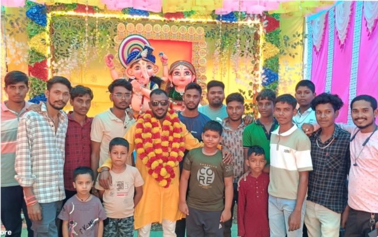 धनेली ग्राम में गणेश सेवा समिति के अध्यक्ष गोलू सिंह राठौर का भव्य स्वागत