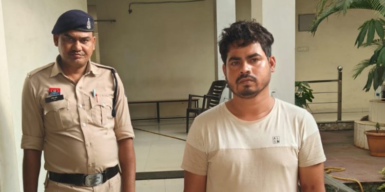 रायपुर में फर्जी आईबी अधिकारी गिरफ्तार,वाहन चेकिंग में फंसा आरोपी