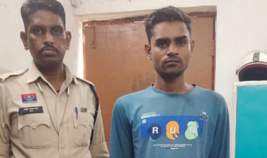 बस स्टैंड के पास युवक को पुलिस ने पकड़ा, चाकू जब्त