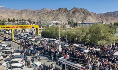 लेह में हिंसा के बाद तनाव चलते स्कूल-कॉलेज आज बंद