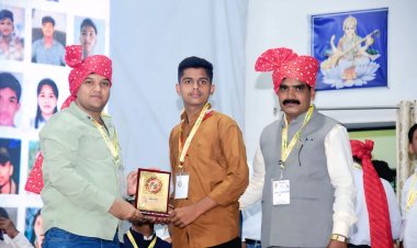 सीएसईबी बोर्ड परीक्षा में 82% अंक लाकर बच्चों ने बढ़ाया समाज का मान