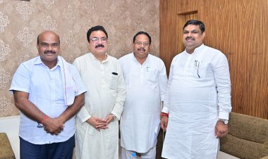 स्कूल शिक्षा मंत्री से मिले विधायक ब्यास कश्यप, स्कूलों में अहाता निर्माण कराने की रखी मांग