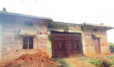 कोर्ट के आदेश पर कुख्यात गांजा तस्कर की अवैध संपत्ति जब्त