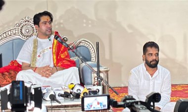 पंडित धीरेंद्र कृष्ण शास्त्री ने गौ रक्षा का बताया मार्ग,कहा-अगर गुरु की कृपा रही तो हम रायपुर में दो दिन का फिर लगाएंगे दिव्य दरबार