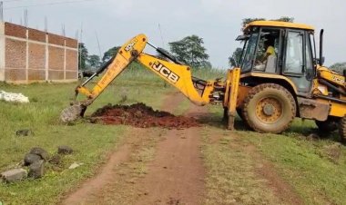 Raipur Breaking : कलेक्टर के निर्देश पर बड़ी कार्रवाई,10 एकड़ भूमि में अवैध प्लॉटिंग ध्वस्त