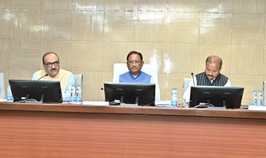 9 घंटे चली मैराथन बैठक : मुख्यमंत्री साय ने कलेक्टर्स कॉन्फ्रेंस में दिखाई सख्ती,कहा-जनहित के कार्यों में लापरवाही बर्दाश्त नहीं की जाएगी