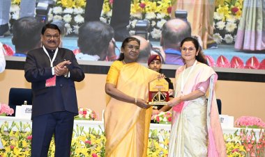 छत्तीगसढ के कोरिया जिले ने विकास यात्रा से बनाई राष्ट्रीय स्तर पर पहचान,राष्ट्रपति द्रौपदी मुर्मू ने किया सम्मानित