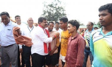 उप मुख्यमंत्री विजय शर्मा ने नारायणपुर के ग्राम कच्चापाल में किया बस्तर ओलंपिक का शुभारंभ