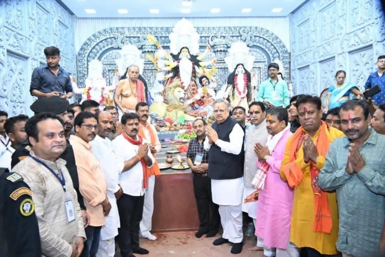 डॉ. रमन सिंह एवं गृह मंत्री विजय शर्मा पहुंचे माना कैम्प