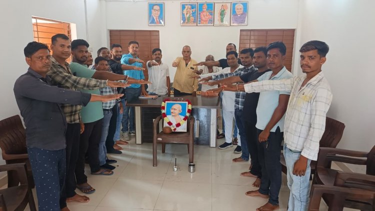 खोखरा पंचायत में स्वच्छता शपथ : सरपंच प्रतिनिधि अजय राठौर के नेतृत्व में लिया गया संकल्प