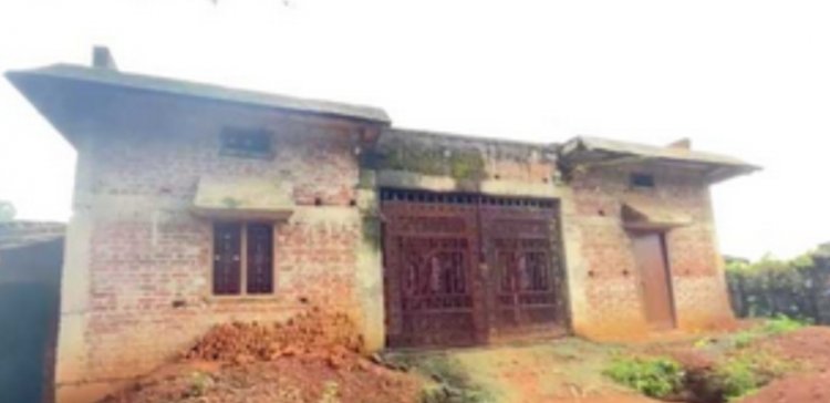 कोर्ट के आदेश पर कुख्यात गांजा तस्कर की अवैध संपत्ति जब्त