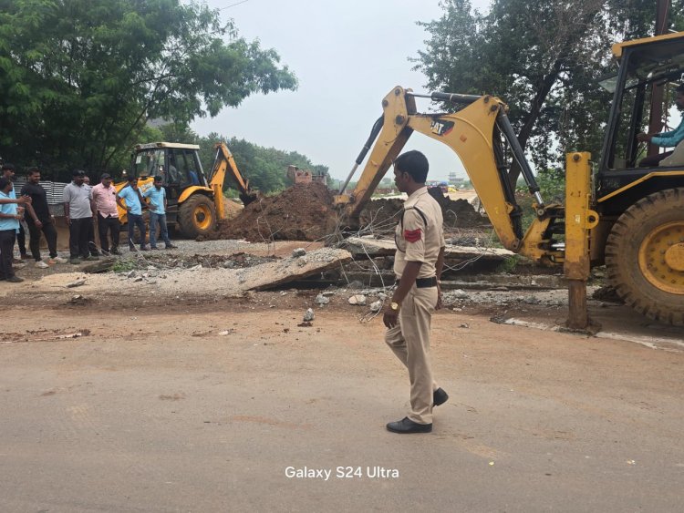 नवा रायपुर में अवैध विकास पर चला बुलडोजर,कलेक्टर के निर्देश पर संयुक्त टीम ने की सख्त कार्रवाई