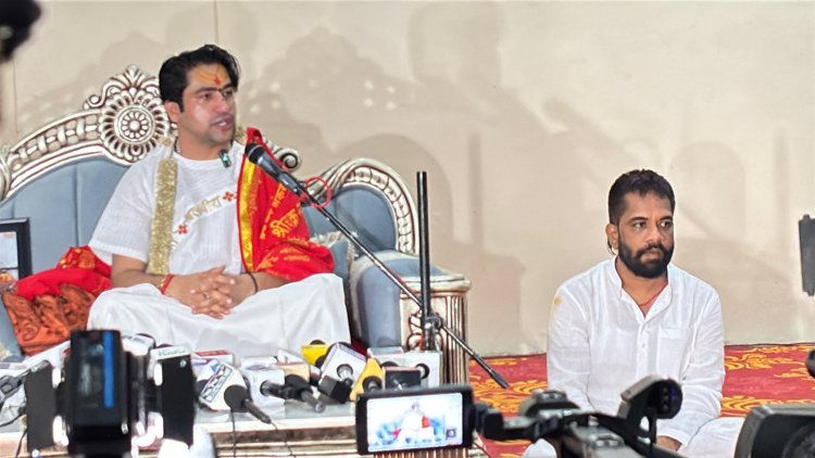 पंडित धीरेंद्र कृष्ण शास्त्री ने गौ रक्षा का बताया मार्ग,कहा-अगर गुरु की कृपा रही तो हम रायपुर में दो दिन का फिर लगाएंगे दिव्य दरबार