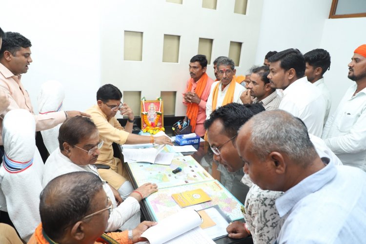 भाजपा का सहयोग केंद्र शुरू,पहले दिन मंत्री टंकराम वर्मा ने समस्याओं का किया निराकरण