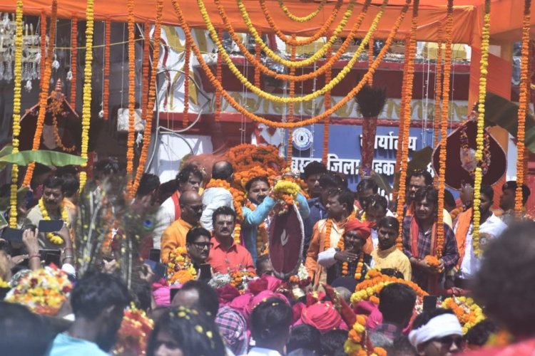 75 दिवसीय विश्व प्रसिद्ध बस्तर दशहरा का समापन, गार्ड ऑफ ऑनर के साथ हुई माईजी की विदाई