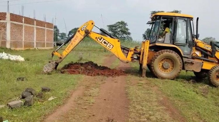 Raipur Breaking : कलेक्टर के निर्देश पर बड़ी कार्रवाई,10 एकड़ भूमि में अवैध प्लॉटिंग ध्वस्त