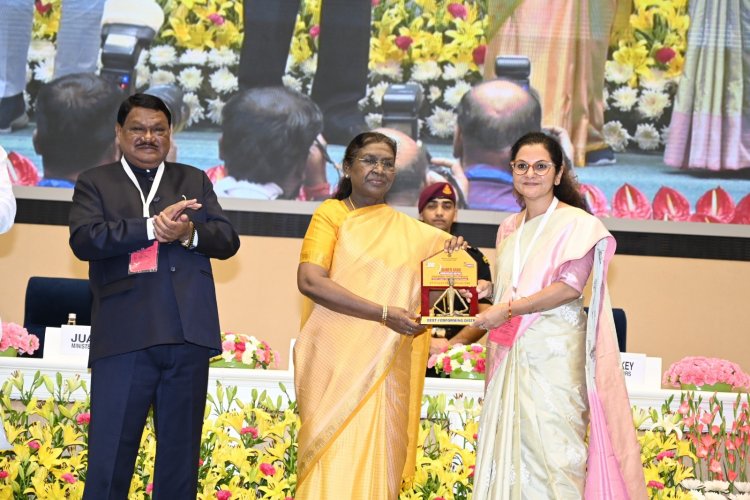 छत्तीगसढ के कोरिया जिले ने विकास यात्रा से बनाई राष्ट्रीय स्तर पर पहचान,राष्ट्रपति द्रौपदी मुर्मू ने किया सम्मानित