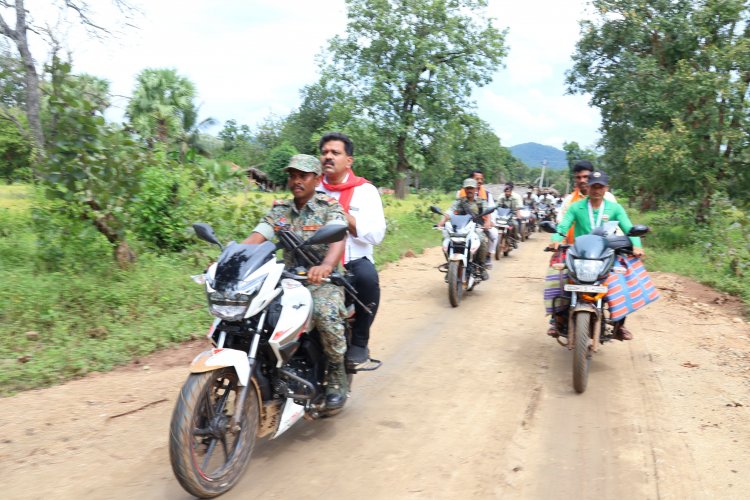 उपमुख्यमंत्री विजय शर्मा पहुंचे बीजापुर के दूरस्थ ग्राम नंबी,सड़क निर्माण कार्य का किया भूमिपूजन