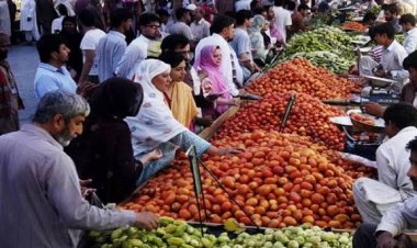 पाकिस्तान में महंगाई की मार : अफगान सीमा विवाद से सब्जी-फल बाजार ठप, आसमान छूने लगे दाम