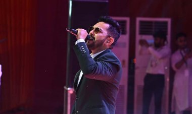 सुरमई शाम से सजी महफ़िल, राज्योत्सव में बॉलीवुड के पार्श्व गायक आदित्य नारायण और छत्तीसगढ़ के कलाकारों ने बांधा समां