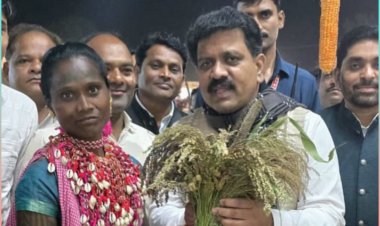 उपमुख्यमंत्री विजय शर्मा ने भारत की मिलेट्स क्वीन लहरी बाई बैगा को किया सम्मानित