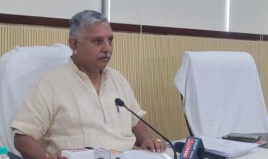 गुजरात अपनाएगा छत्तीसगढ़ पाठ्य पुस्तक निगम का बारकोड मॉडल : राजा पांडेय