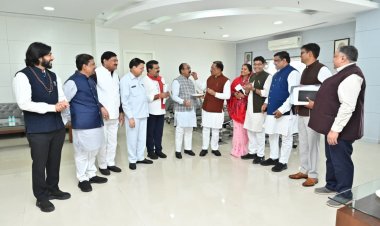 Big Breaking : बिहार में एनडीए को अजेय बढ़त, साय कैबिनेट ने मनाया जीत का जश्न