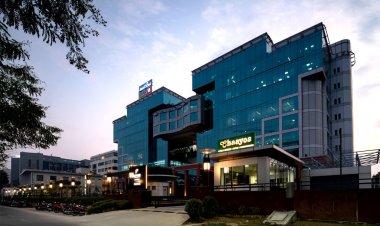 नोएडा फिल्म सिटी में हाई अलर्ट, कमांडो समेत 300 पुलिसकर्मी तैनात