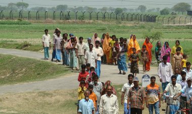 पश्चिम बंगाल सीमा पर अलर्ट : SIR अभियान के दबाव में रोज लौट रहे 150 अवैध बांग्लादेशी