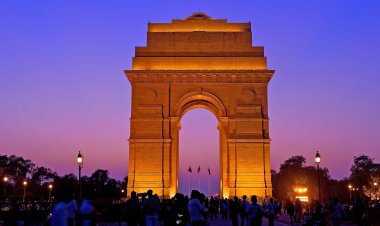 दिल्ली में बड़ा प्रशासनिक बदलाव: 11 नहीं, अब 13 जिले संभालेंगे राजधानी!