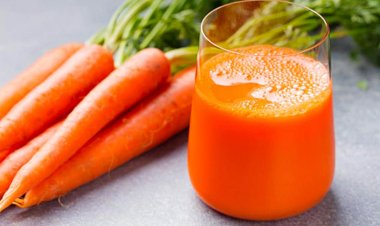 सर्दियों की 'सुपर ड्रिंक': गाजर के जूस में मिलाएं सिर्फ एक चुटकी काला नमक, सेहत को मिलेंगे ये 6 जबरदस्त फायदे