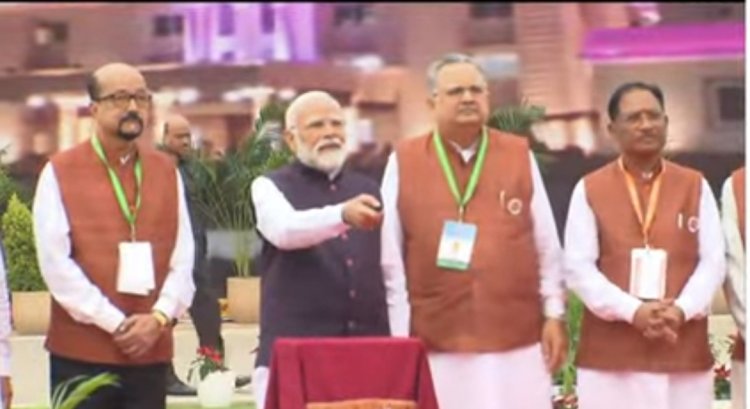 Live :  छत्तीसगढ़ विधानसभा के नए भवन में पहुंचे प्रधानमंत्री नरेंद्र मोदी