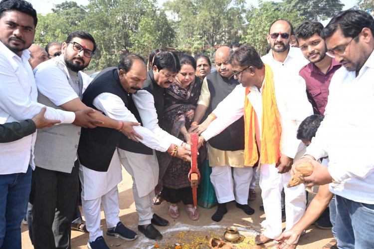 शंकर नगर के गौरव बीटीआई ग्राउंड को मिलेगा नया स्वरूप, विधायक पुरंदर मिश्रा ने किया भूमिपूजन