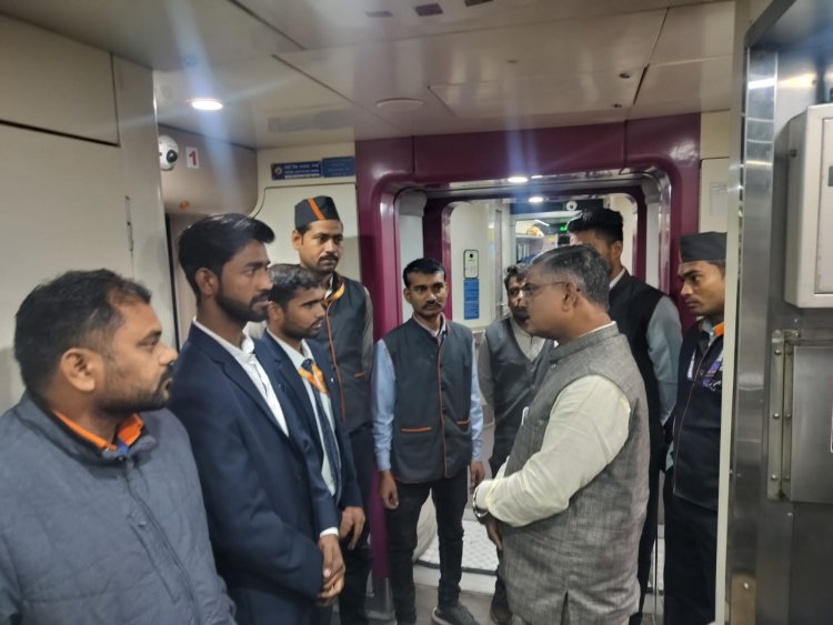 रायपुर रेल मंडल में स्वच्छता एवं कचरा प्रबंधन के लिए चलाया जा रहा है विशेष अभियान