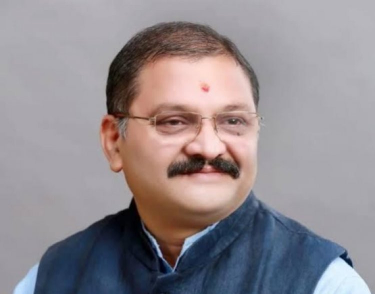 हिड़मा को लेकर उनके फूफा ही परेशान हैं : संतोष पाण्डेय