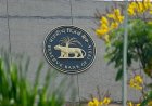 रेपो रेट कटौती का लाभ ग्राहकों तक पहुँचाने में बैंकों की सुस्ती : RBI गवर्नर ने दिए कड़े निर्देश