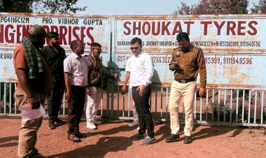 वर्षों से टैक्स नहीं पटाने पर सख्त एक्शन,रायपुर में निगम की टीम ने 18 बड़े बकायादारों के व्यवसायिक परिसरों को किया सील