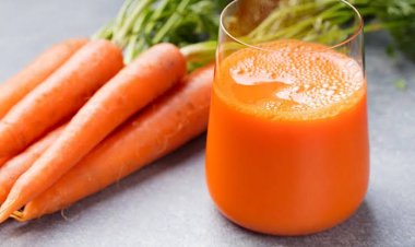 क्या कमजोर हो रही हैं आपकी आंखें? रोज पिएं 1 गिलास 'गाजर का जूस', उतर जाएगा चश्मा! जानें 5 बड़े फायदे