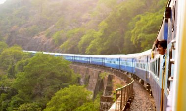 यात्रीगण कृपया ध्यान दें: आज से महंगा हुआ ट्रेन का सफर, लंबी दूरी की यात्रा पर ढीली करनी होगी जेब; जानिए नई रेट लिस्ट