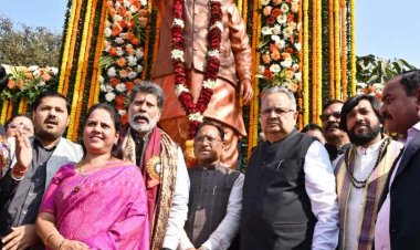 अटल जी की प्रतिमा व अटल परिसर का लोकार्पण