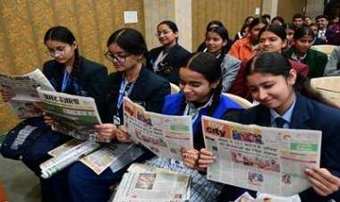 यूपी के स्कूलों में अब 'रील' नहीं, अखबार पढ़ेंगे बच्चे: प्रार्थना के बाद 10 मिनट की 'न्यूज़ रीडिंग' अनिवार्य