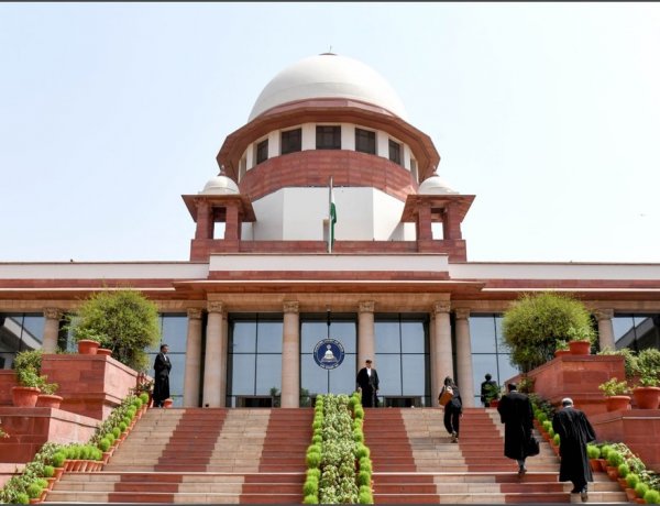 इंडिगो संकट पर सुप्रीम कोर्ट ने दखल से किया इनकार, कहा - 'सरकार कदम उठा रही है'