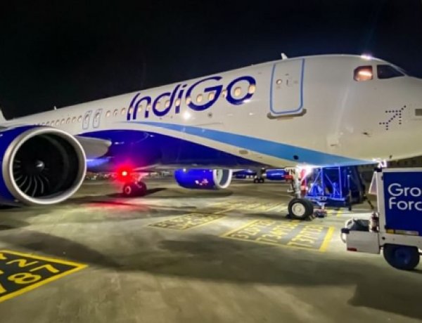 इंडिगो संकट का शेयर बाजार पर असर: स्टॉक 5% टूटा, InterGlobe Aviation के निवेशकों में हड़कंप