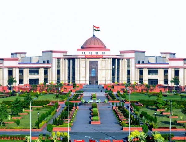 रेलवे ग्रुप D अभ्यर्थियों को बड़ी राहत: हाई कोर्ट ने खारिज की SECR की याचिकाएं, 14 साल बाद नियुक्ति का रास्ता साफ