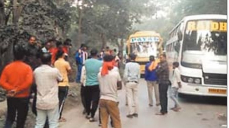 केशकाल घाट में ट्रेलरों में भिड़ंत,जाम लगने से राहगीर परेशान