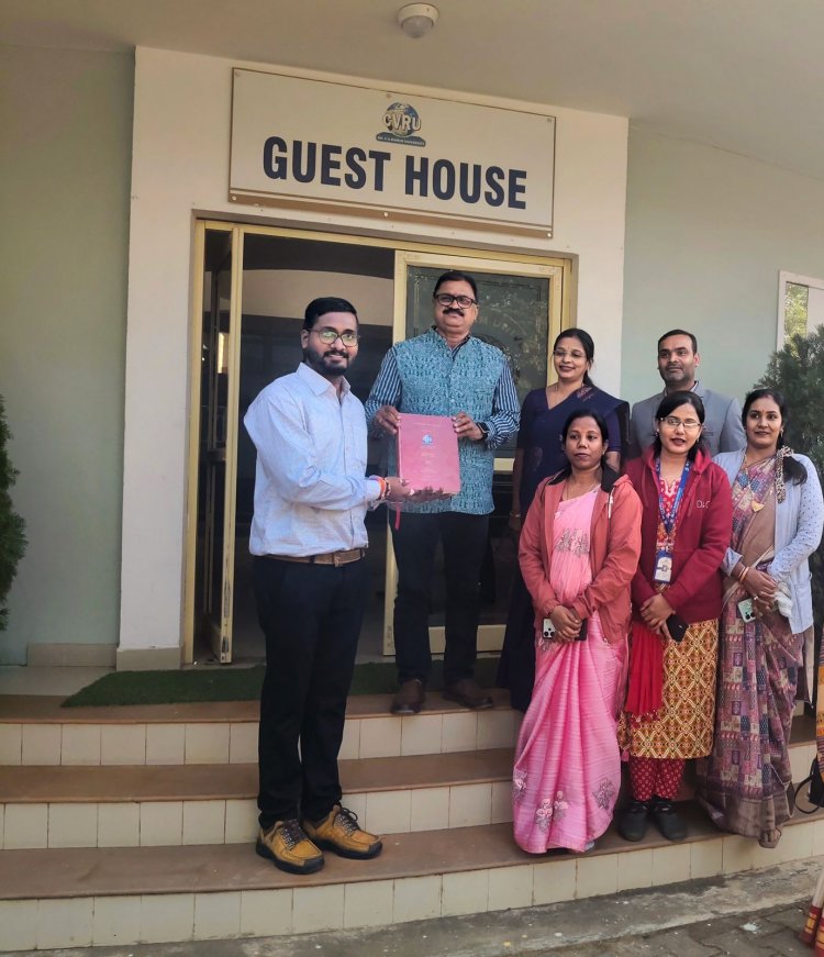 पीएचडी डिग्री प्राप्त कर डॉ. राकेश राठौर ने परिवार को किया गौरवांवित